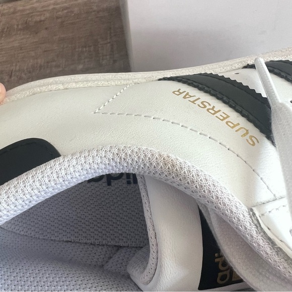 Adidas Low Top Superstars Size 7.5 - Picture 6 of 7
